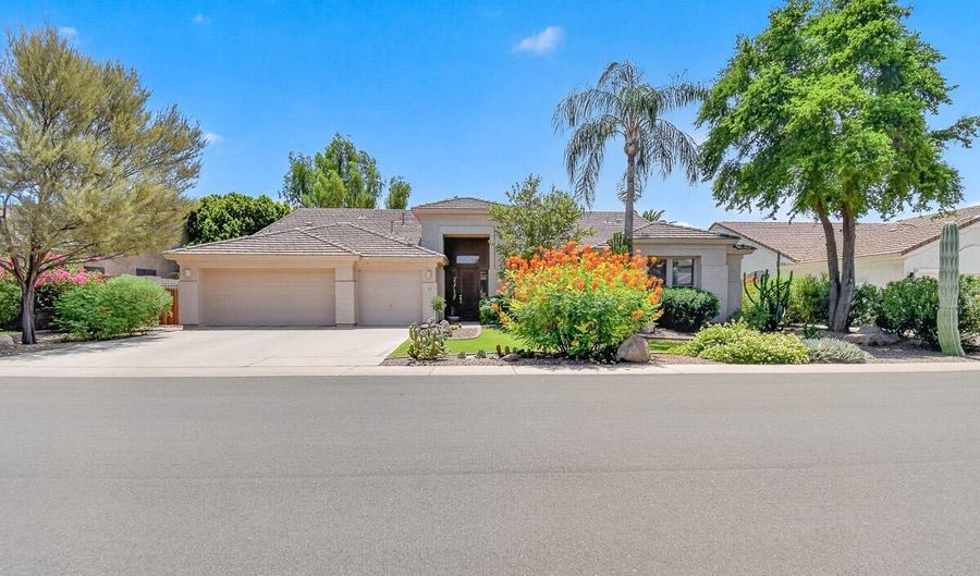 1047 W ARMSTRONG Way, Chandler, AZ 85286 - 4 Beds, 3 Bath