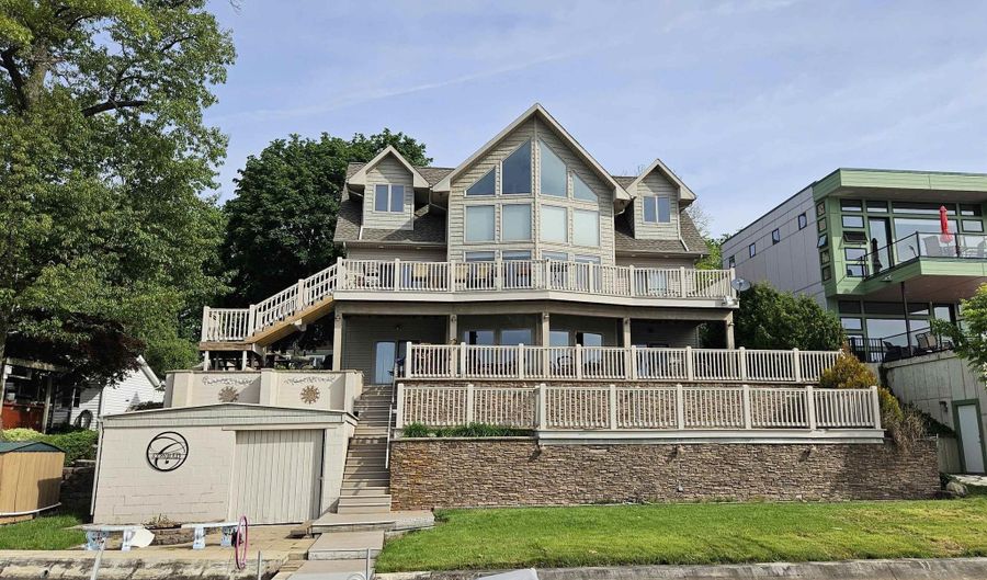 3845 W Sycamore Beach Rd, Angola, IN 46703 - 5 Beds, 4 Bath