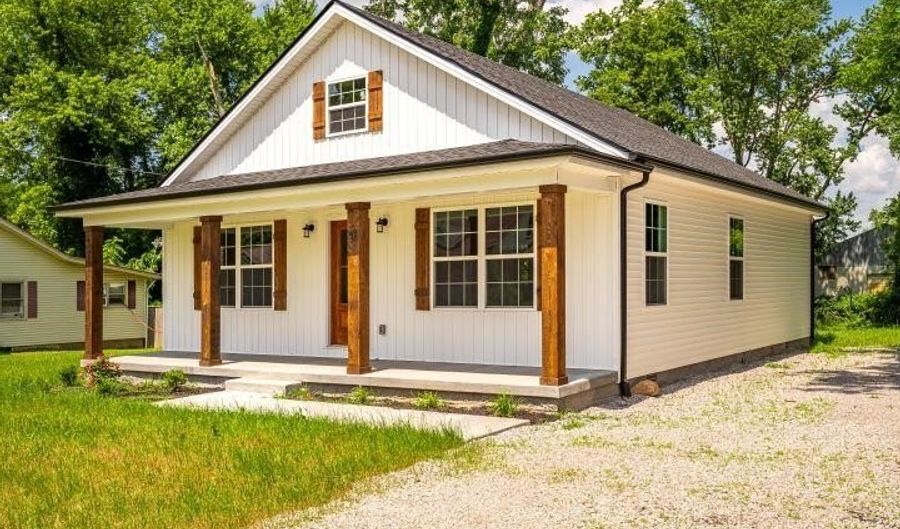 110 Pearl St, Auburn, KY 42206 - 2 Beds, 2 Bath