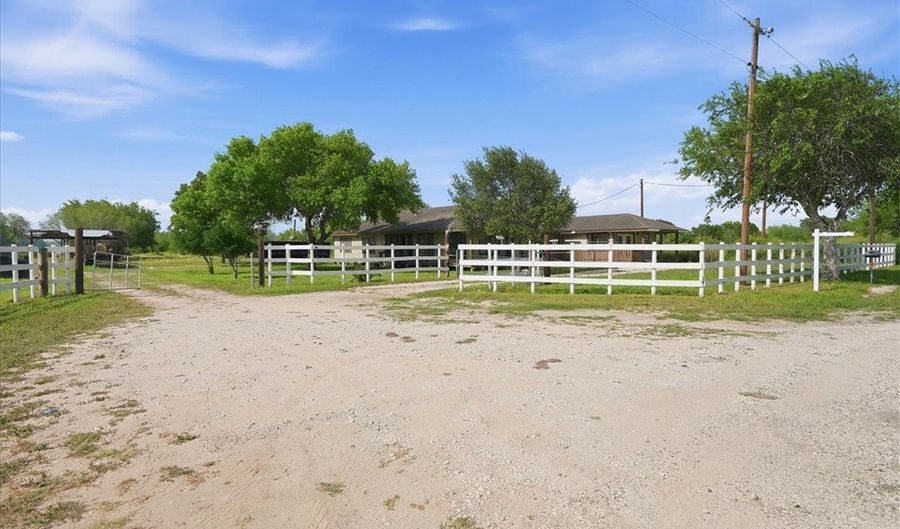 197 County Road 460, Alice, TX 78332 - 4 Beds, 4 Bath