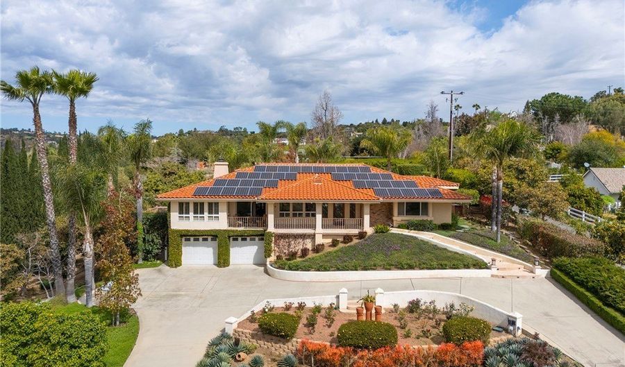 2740 Los Alisos Dr, Fallbrook, CA 92028 - 3 Beds, 3 Bath