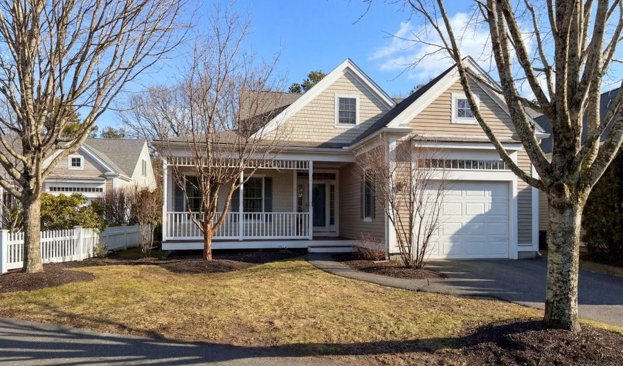 5 Blue Meadow Ct 5, Bourne, MA 02532 - 2 Beds, 3 Bath