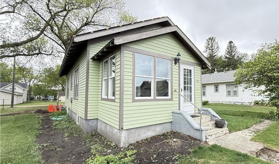 246 E Rooney Ave, Appleton, MN 56208 - 2 Beds, 2 Bath