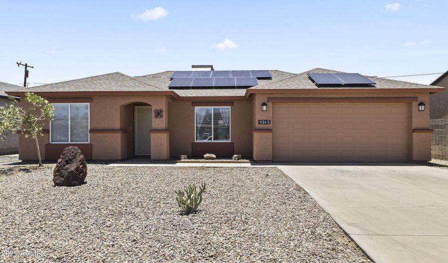 9343 W PINEVETA Dr, Arizona City, AZ 85123 - 3 Beds, 2 Bath