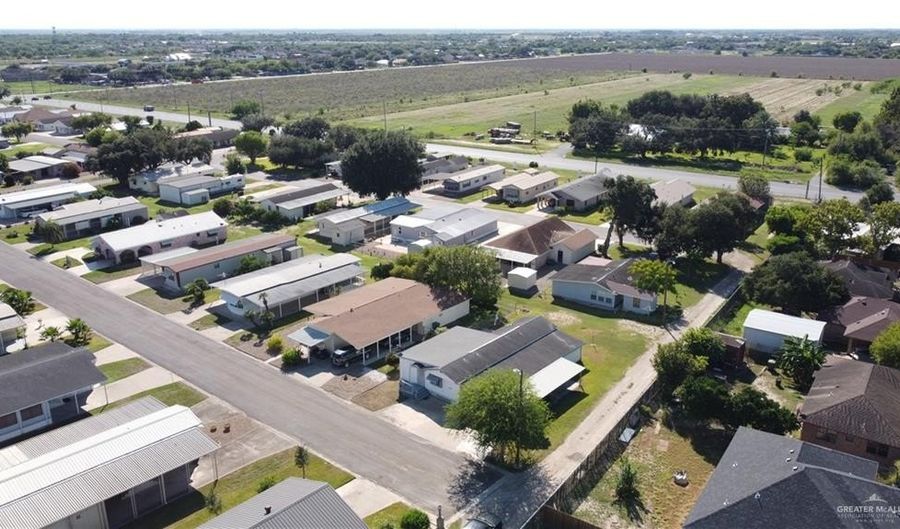 1001 Las Flores Dr, Alamo, TX 78516 - 2 Beds, 2 Bath