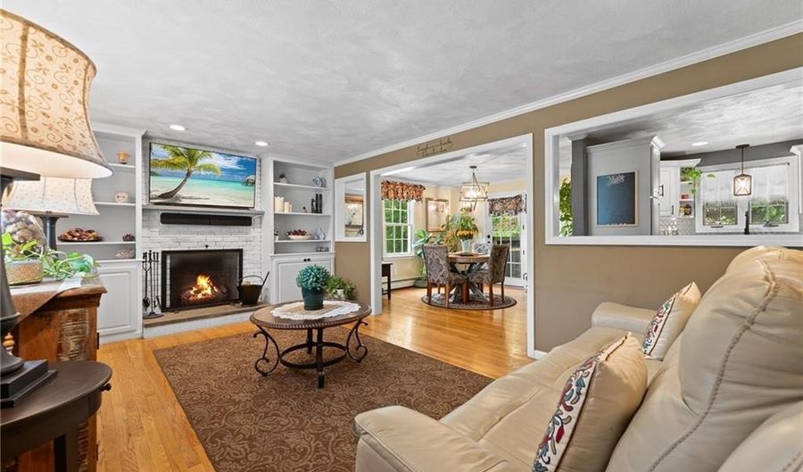 17 Boyle Ave, Cumberland, RI 02864 - 3 Beds, 3 Bath