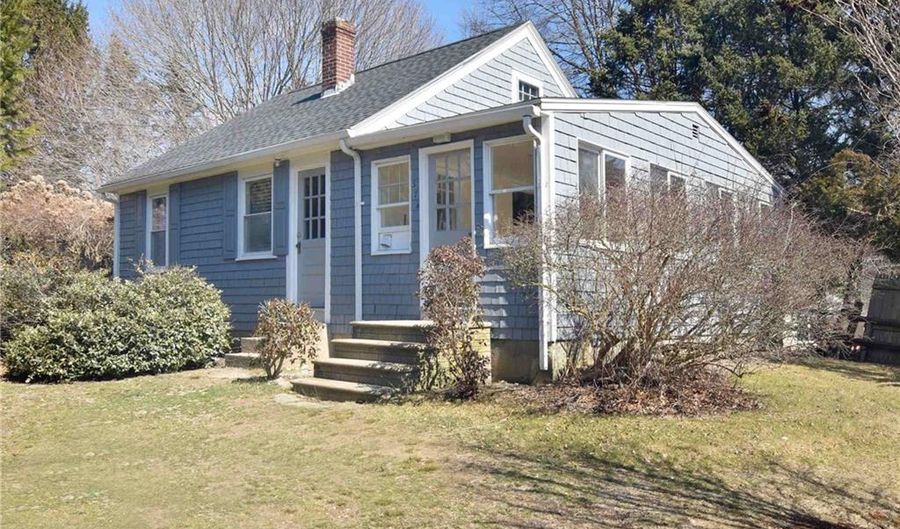 374 Succotash Rd, South Kingstown, RI 02879 - 2 Beds, 1 Bath