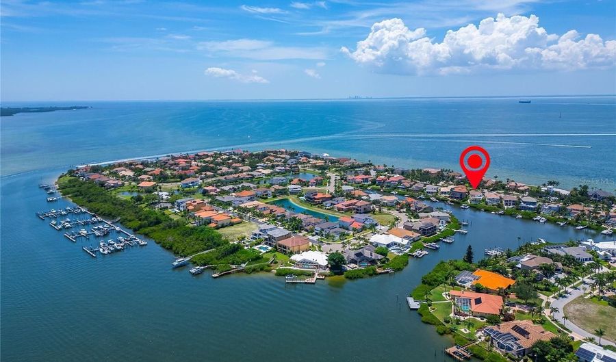 6203 MARBELLA Blvd, Apollo Beach, FL 33572 - 4 Beds, 4 Bath