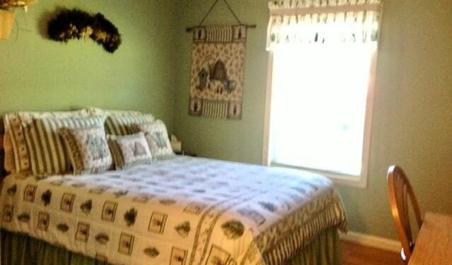 4700 NW 26th St, Bell, FL 32619 - 4 Beds, 3 Bath