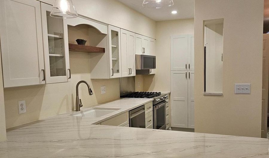 304- B FORBES St, Annapolis, MD 21401 - 2 Beds, 2 Bath