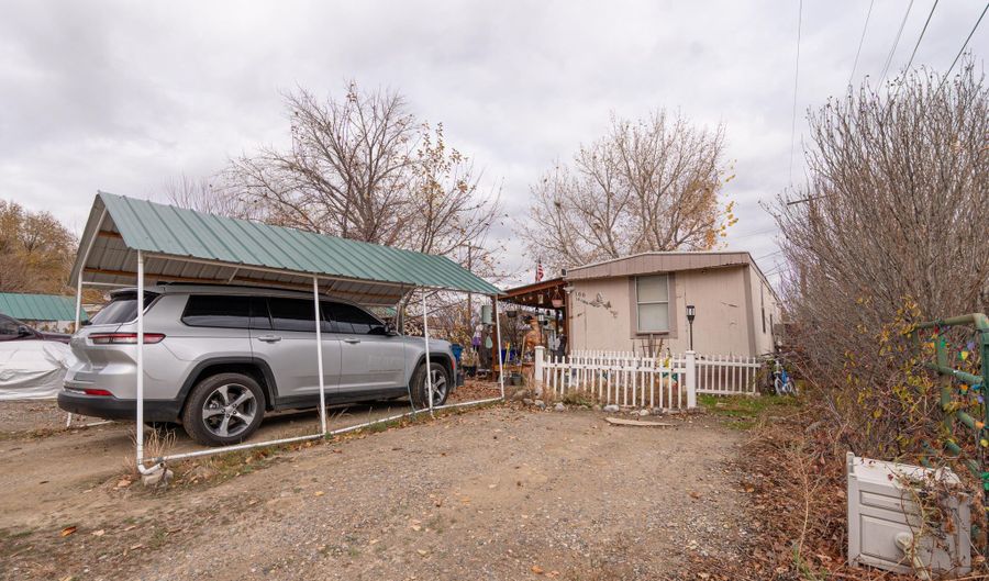 100 LA JARA St, Bloomfield, NM 87413 - 2 Beds, 1 Bath