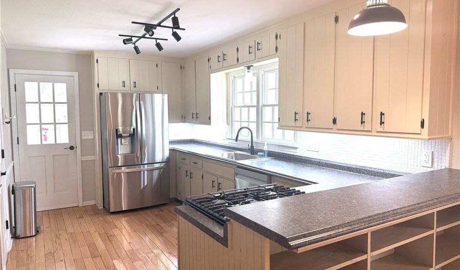 1060 Crabapple Trce, Alpharetta, GA 30004 - 3 Beds, 3 Bath