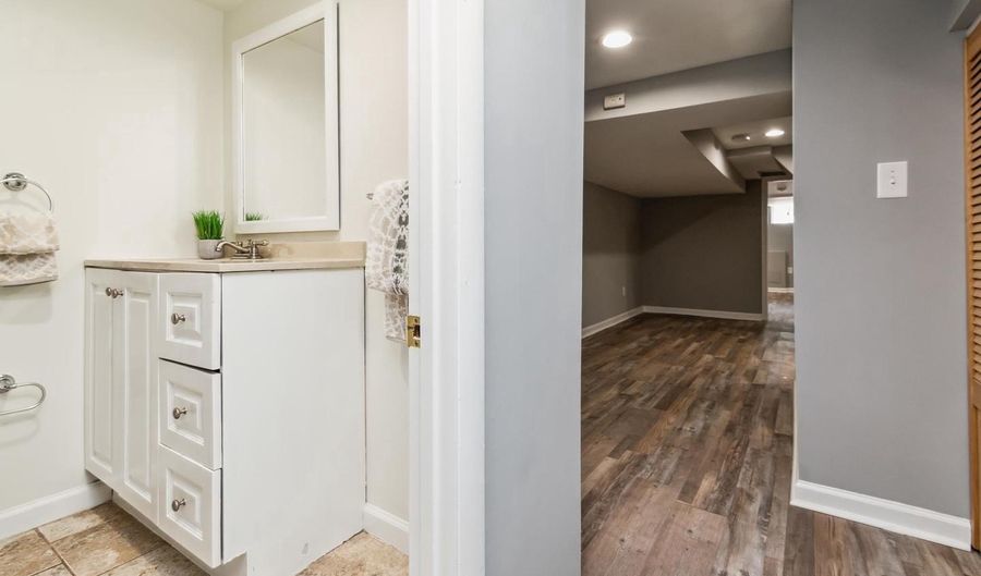 3328 E BALTIMORE St, Baltimore, MD 21224 - 3 Beds, 2 Bath
