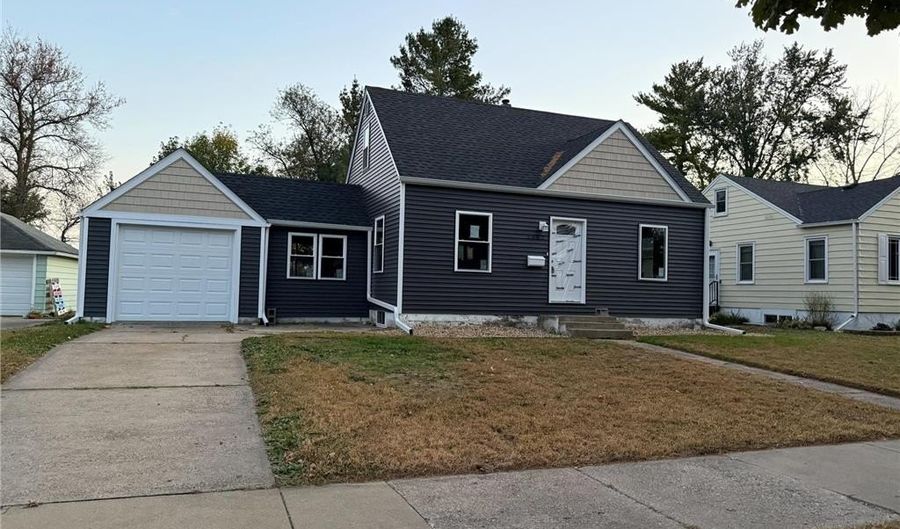 1507 4th Ave SW, Austin, MN 55912 - 3 Beds, 2 Bath