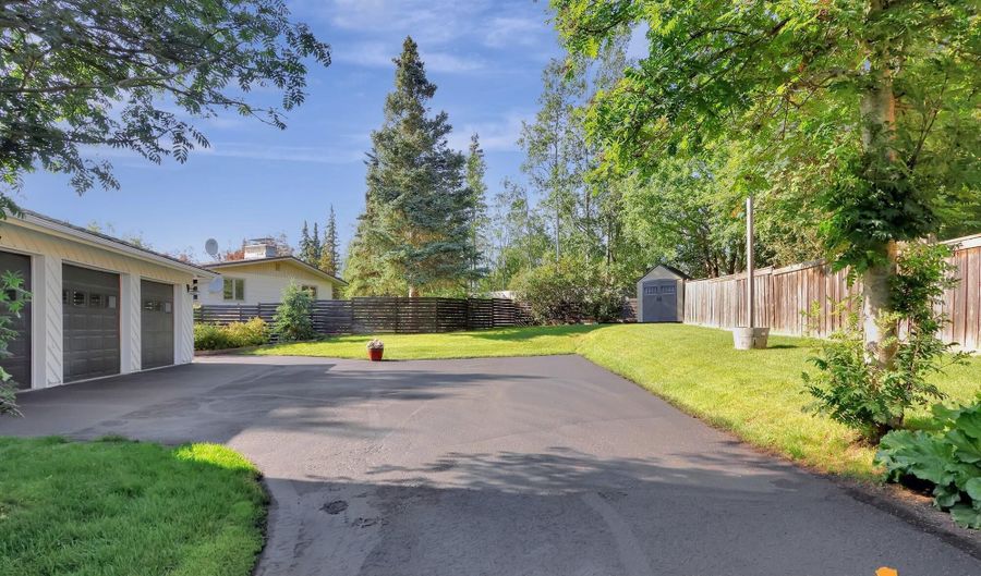 2121 Belmont Dr, Anchorage, AK 99517 - 5 Beds, 4 Bath