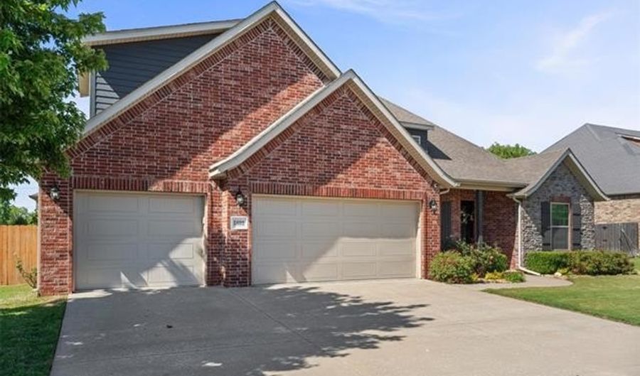 5602 Aspen Ave, Bartlesville, OK 74006 - 5 Beds, 4 Bath