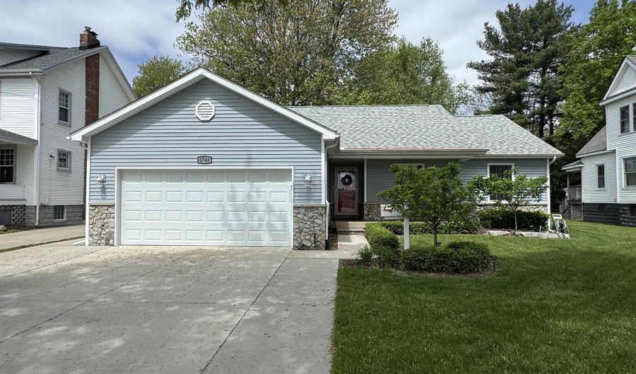1741 Saint Clair Riv, Algonac, MI 48001 - 3 Beds, 2 Bath
