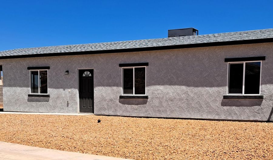 692 W Coachline Ln, Benson, AZ 85602 - 3 Beds, 2 Bath