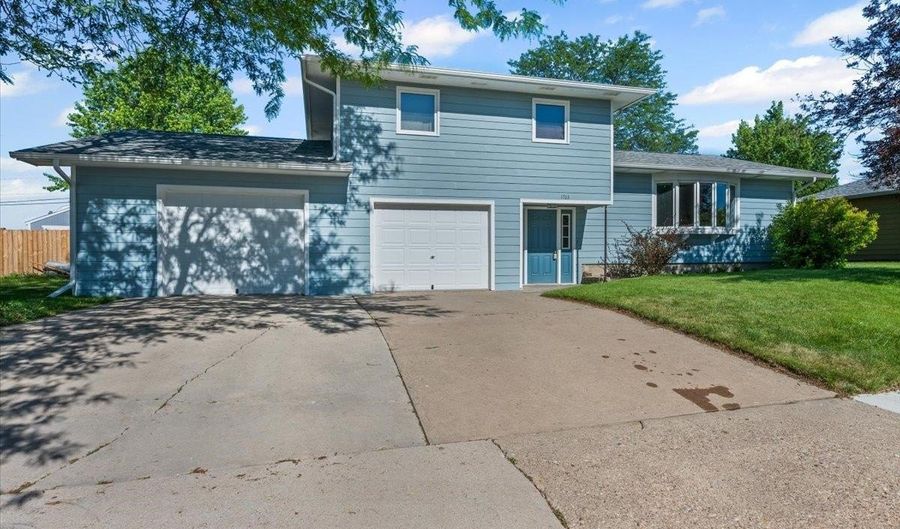 1703 12th Ave, Belle Fourche, SD 57717 - 4 Beds, 2 Bath