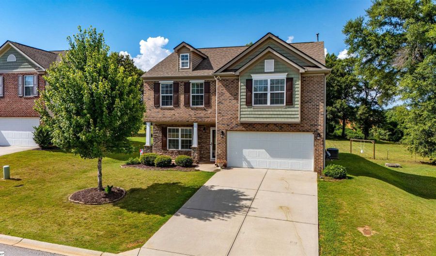 27 Ravencrest Dr, Anderson, SC 29621 - 4 Beds, 3 Bath