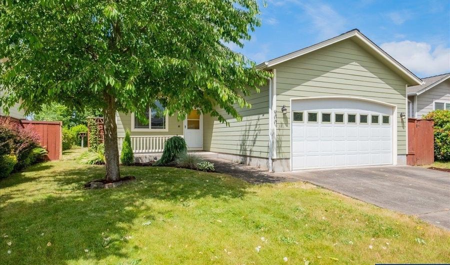 900 Trinity St NE, Albany, OR 97322 - 3 Beds, 2 Bath