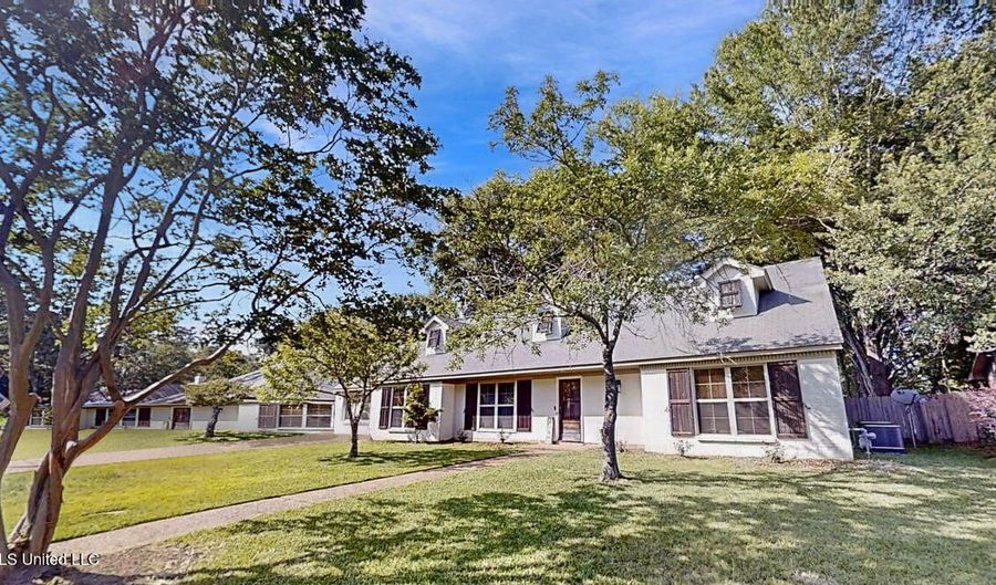 136 Westlake Dr, Brandon, MS 39047 - 5 Beds, 3 Bath