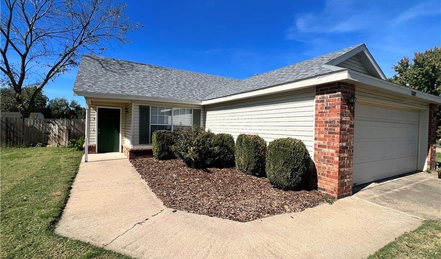 1102 Tunbridge Dr, Bentonville, AR 72712 - 3 Beds, 2 Bath