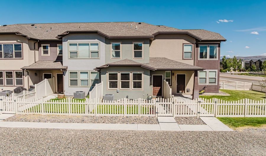 3627 Autumn Colors Dr, Elko, NV 89801 - 2 Beds, 3 Bath
