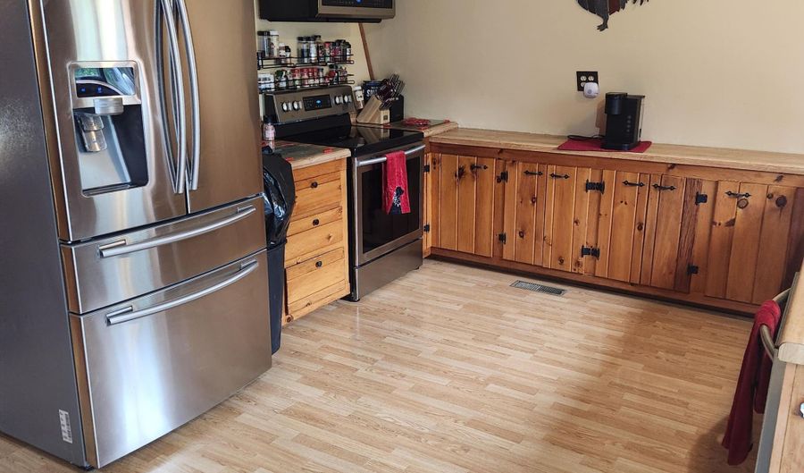 70 Back Rd, Abbot, ME 04406 - 2 Beds, 1 Bath