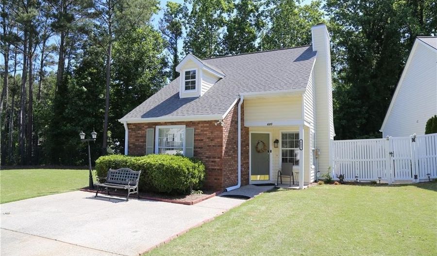 685 Crossbridge Aly, Alpharetta, GA 30022 - 2 Beds, 2 Bath