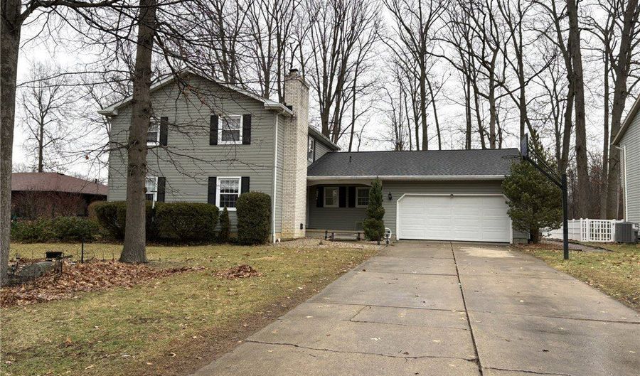 6711 Candy Ln, Vermilion, OH 44089 - 3 Beds, 3 Bath