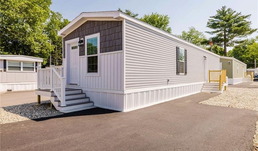 1346 Newport Ave, Attleboro, MA 02703 - 2 Beds, 1 Bath