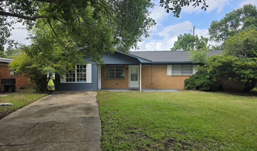 905 Spanish Acres Dr, Bay St. Louis, MS 39520 - 3 Beds, 2 Bath
