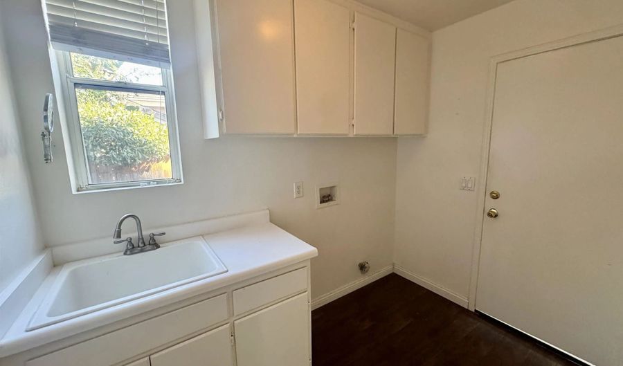 2054 Vintage Pl, Escondido, CA 92027 - 4 Beds, 3 Bath