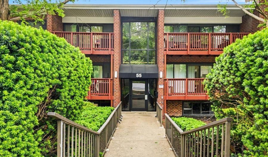 55 SKYHILL Rd 101, Alexandria, VA 22314 - 3 Beds, 2 Bath
