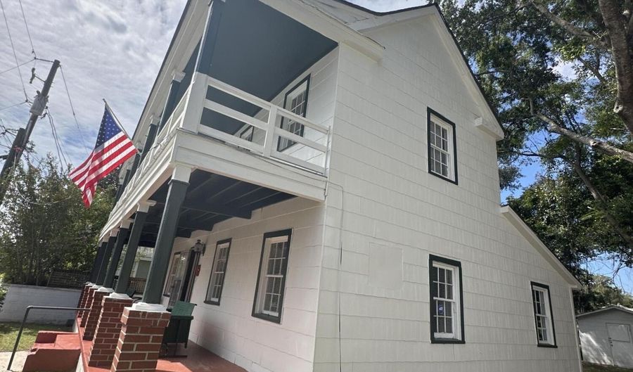 706 Charles St, Beaufort, SC 29902 - 3 Beds, 1 Bath