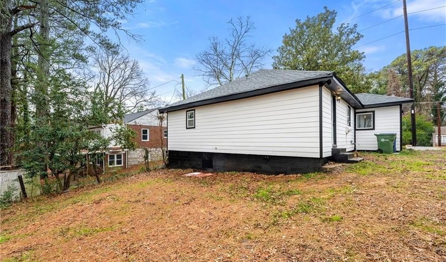 641 Hamilton E Holmes Dr NW, Atlanta, GA 30318 - 3 Beds, 2 Bath