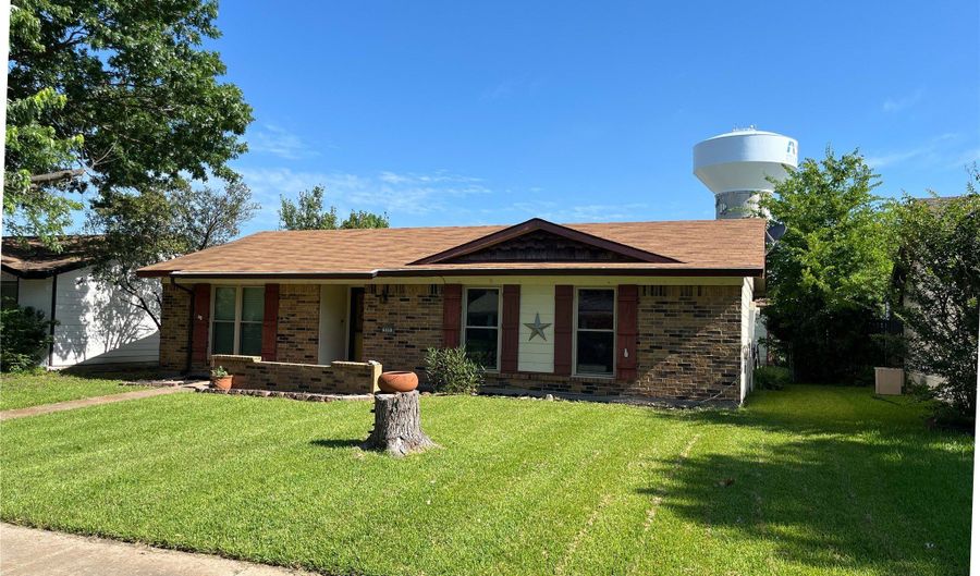 909 Wandering Way Dr, Allen, TX 75002 - 3 Beds, 2 Bath