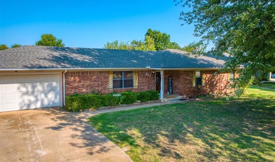 823 Wilshire Ter, Anadarko, OK 73005 - 3 Beds, 3 Bath