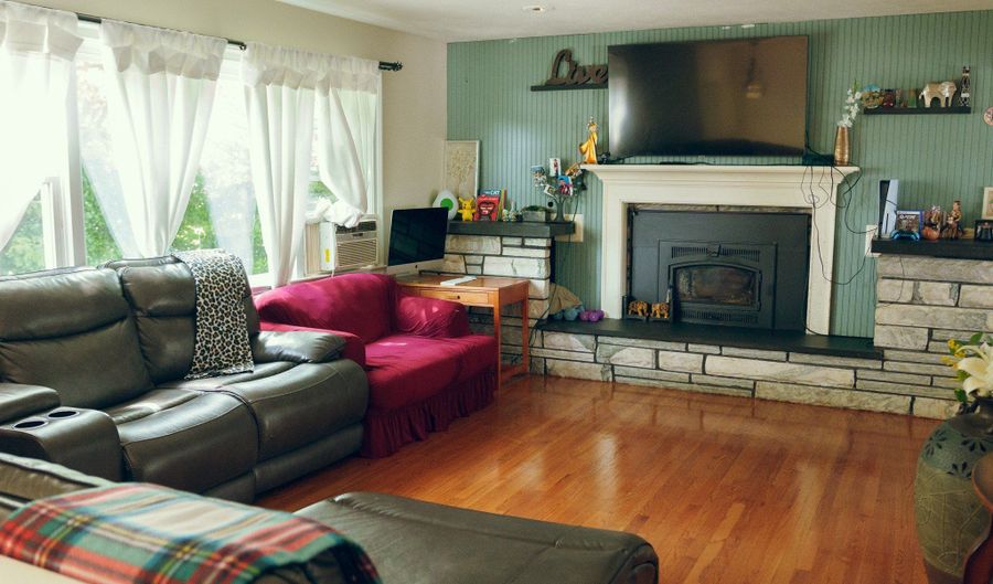 4 Perkins St, Danbury, CT 06810 - 3 Beds, 3 Bath