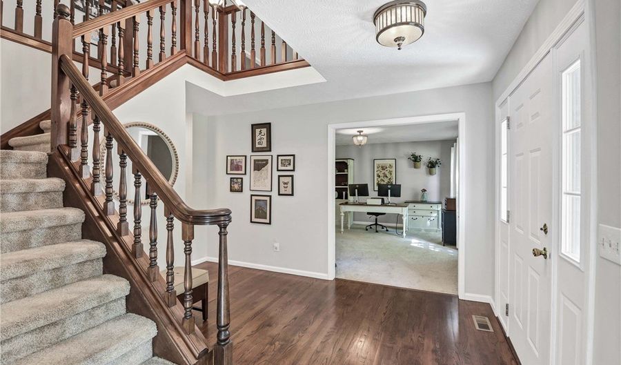 705 Lake Trl, Aurora, OH 44202 - 4 Beds, 3 Bath