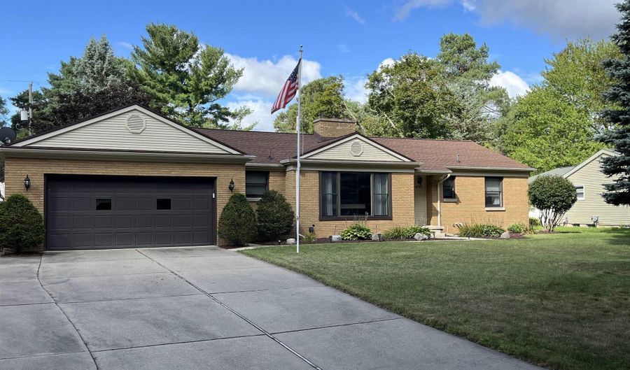 4309 Castle, Midland, MI 48640 - 3 Beds, 3 Bath