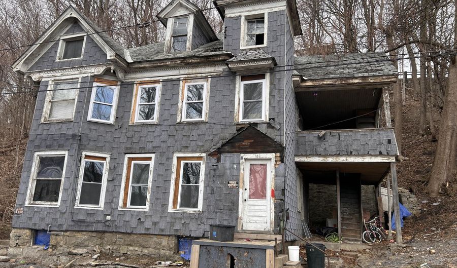 158 Forbes St, Amsterdam, NY 12010 - 4 Beds, 2 Bath