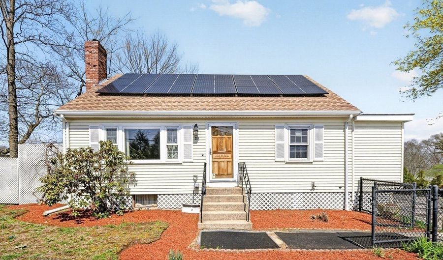 216 Hartford Ave, Bellingham, MA 02019 - 3 Beds, 2 Bath
