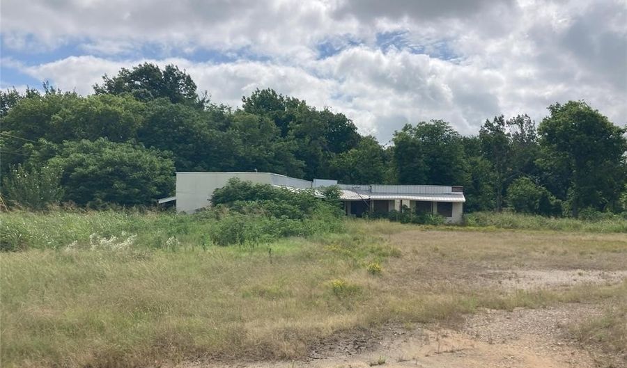 100 N Parkway Dr, Alvarado, TX 76009 - 0 Beds, 0 Bath
