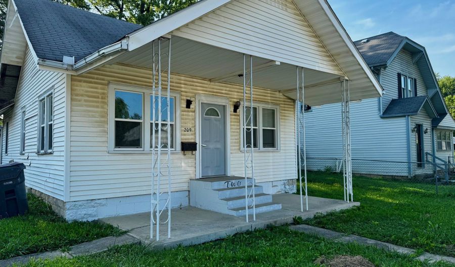 209 Pearl St, Anderson, IN 46017 - 2 Beds, 1 Bath