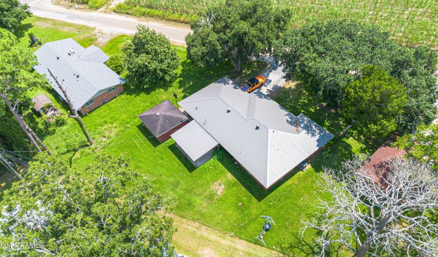 115 W Valcourt St, Abbeville, LA 70510 - 3 Beds, 2 Bath