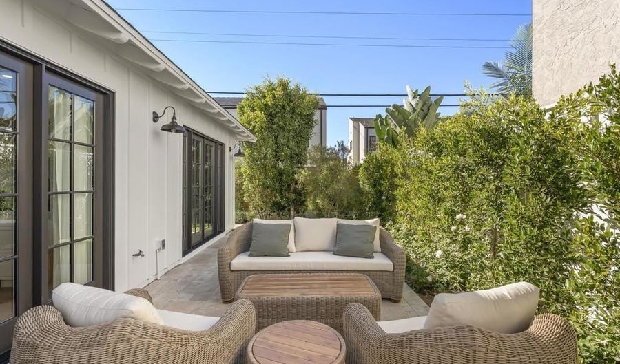 210 Estrella St, Solana Beach, CA 92075 - 4 Beds, 4 Bath