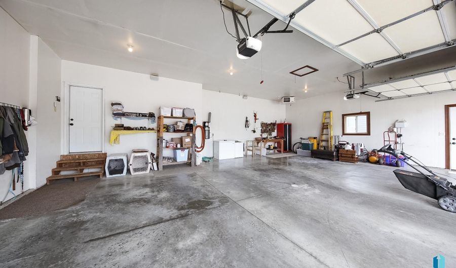 1809 W Ashton Trl, Brandon, SD 57005 - 4 Beds, 3 Bath