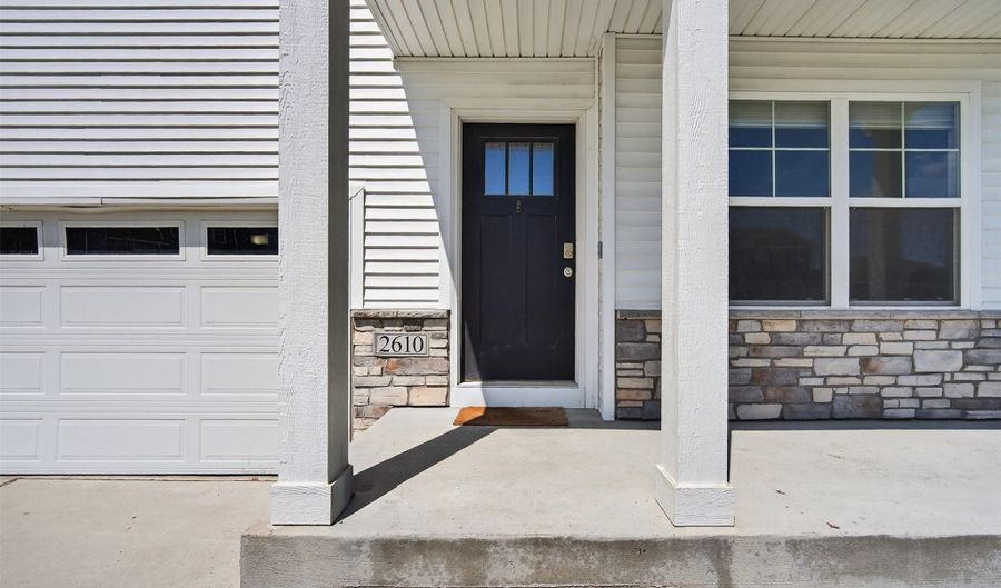 2610 13th Ave SE, Altoona, IA 50009 - 4 Beds, 3 Bath